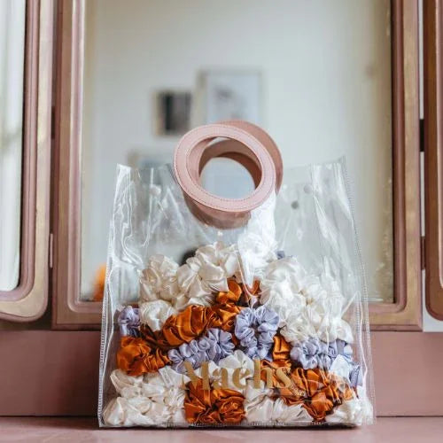 Collectie van zijden schrunchies